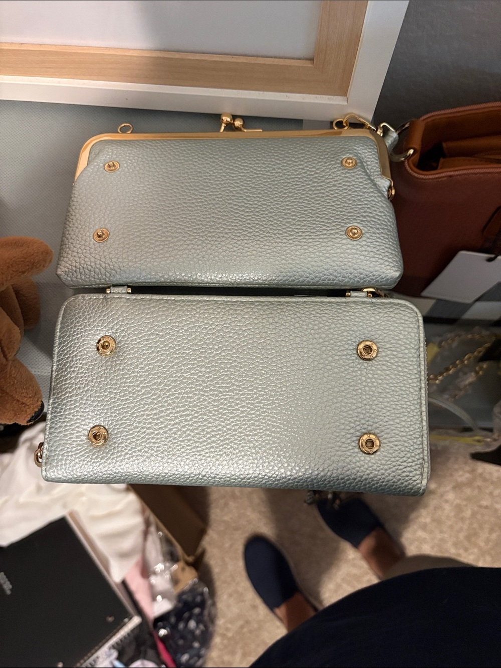 Nicole Lee Metallic Silver Crossbody Wallet 2 in one - Picture 2 of 6
